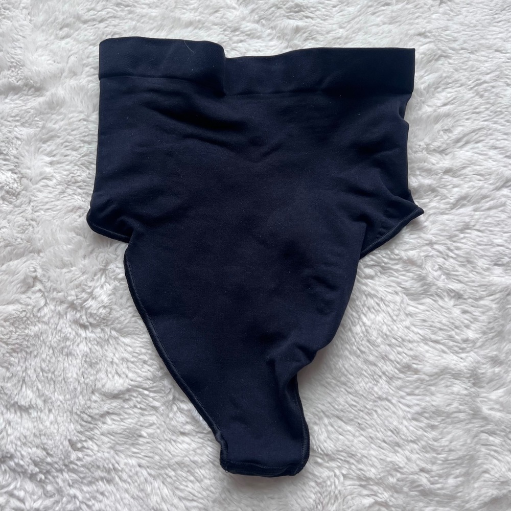 SKIMS Womens High Waisted Smoothing Shapewear Thong Black Size Small S/P/CH NWOT
